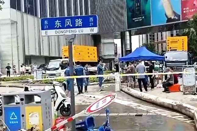 南宁学岺可再生能源开发有限公司排涝突击队在排涝现场